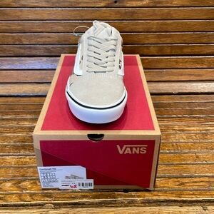 Brand new Comfycush Vans in midnight floral french.